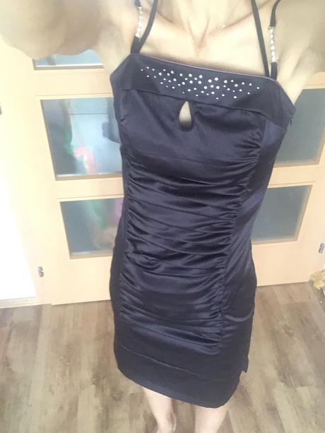 Spolocenske saty, 38