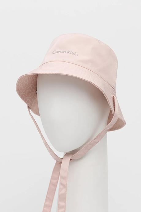 Krasny klobuk calvin klein, calvin klein
