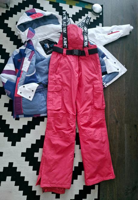 Perfektna stylova lyziarska suprava pre slecnu v.s, authority,s