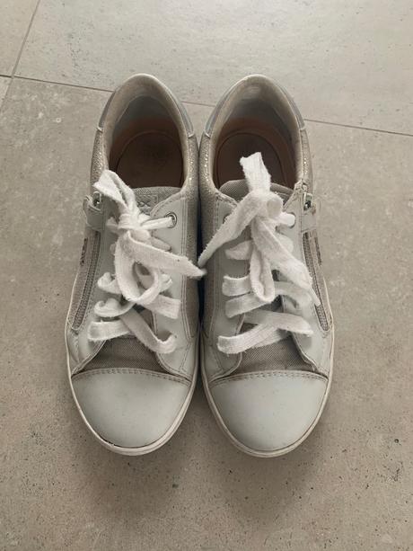 Krasne znackove tenisky, geox,34