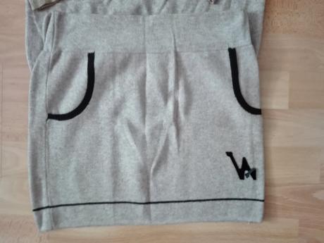 Komplet sukňa+svetrík, 152