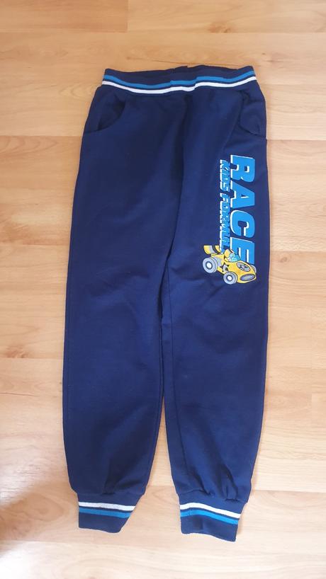 Tepláky s aplikáciou, 128