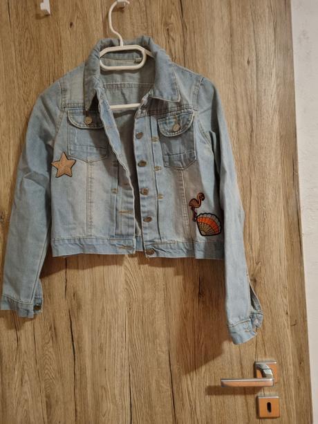 Minimalne nosená riflova bundička, s