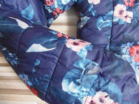 Bunda kvetovaná, 158