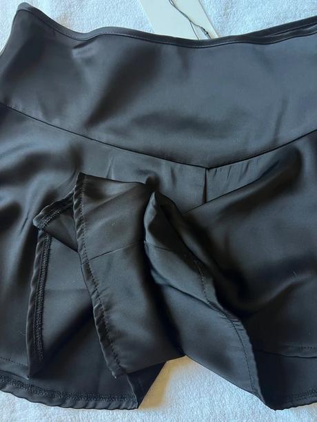 Čierny saténový skort zara nový, zara,m