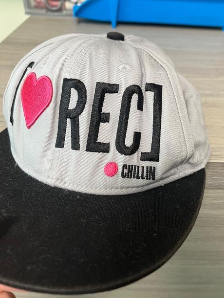 Šiltovka s rovným šiltom,