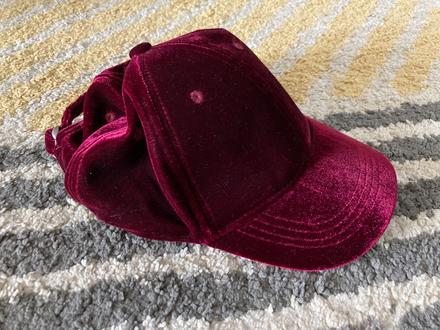 Zamatová šiltovka 116/128, lindex,122