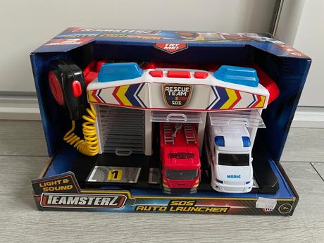 Hti teamsterz sos stanica + 2 autá svetlo a zvuk,