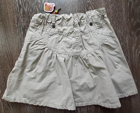 Sukňa so sloníkovým príveskom, 116