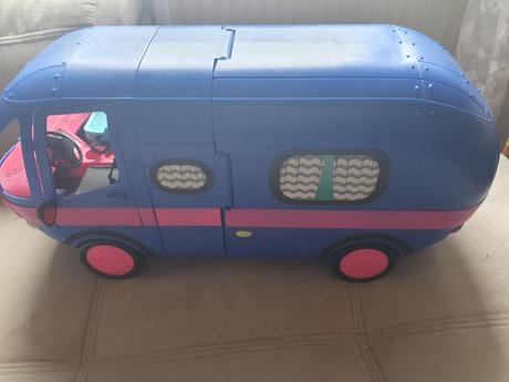 Predám autobus-karavan lol s bábikami a zariadením,