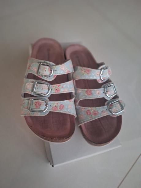 Šlapky, graceland,33