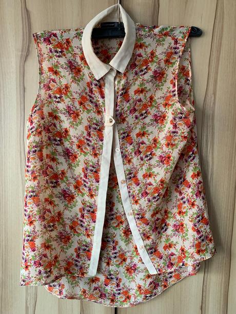 Kvetinová blúzka, atmosphere,38