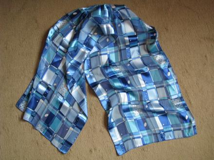 Modrý vzorovaný šál - šatka,