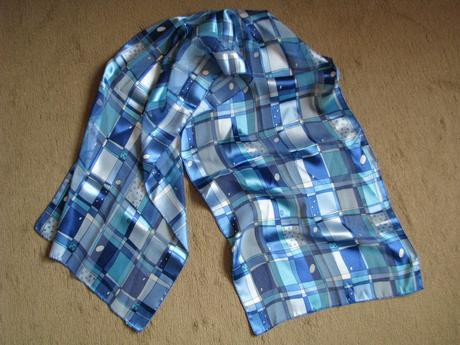 Modrý vzorovaný šál - šatka,