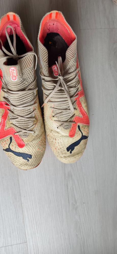 Predám kvalitné originálne kopačky v.8,5, kupované, nike,42
