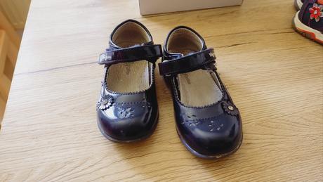 Sandalky lakovane, wojtylko,24