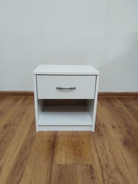 Nočný stolík,