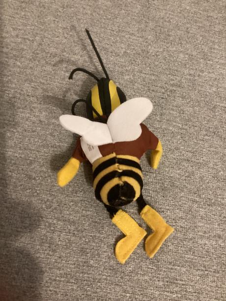 Včela z mc donalds,