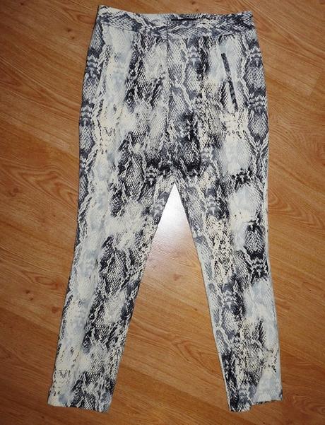 Elegantne s hadim vzorom, zara,xs