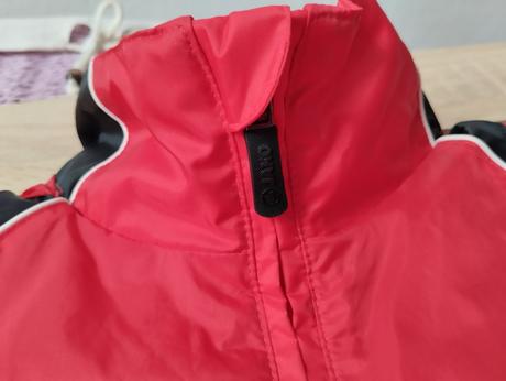 Nepremokavá bunda, 128