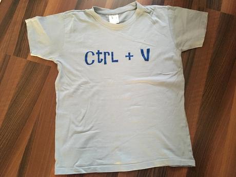 Bledomodré tričko, 146