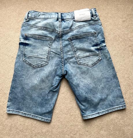 Riflové šortky s regulov. pásom na gombík, lindex,152