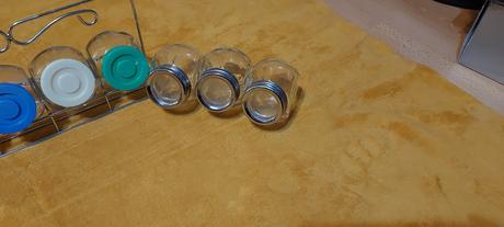 Sklenené koreničky zo stojanom, 