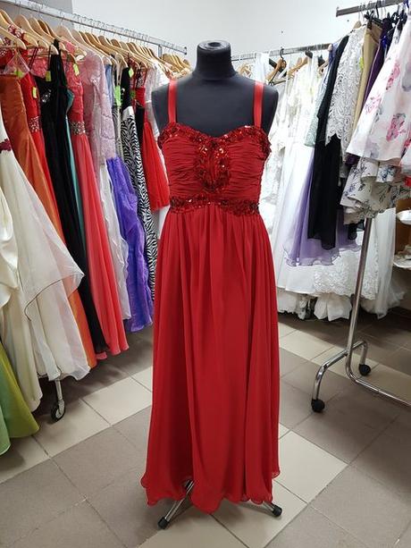 Spoločenské šaty šité u nás vo veľkosti m/l, l / m