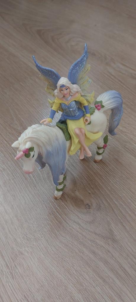 Schleich víla s jednorožcom, 