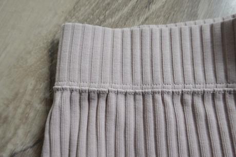 Mäkké vrúbkované nohavice nike, nike,s