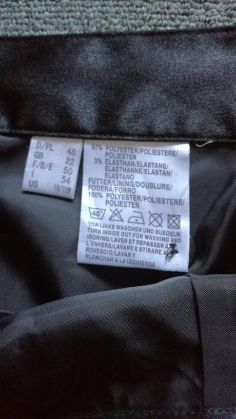 Dámska dlhá sukňa do spoločnosti., 48