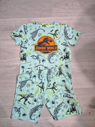 Pyzamo jurassic world, reserved,140