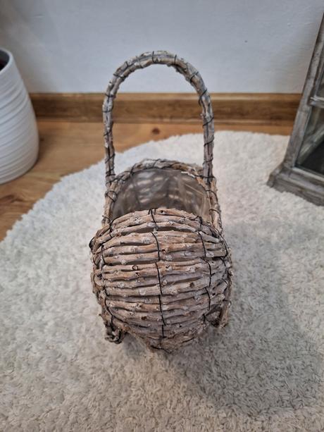 Kočiar dekorácia- kvetináč, 