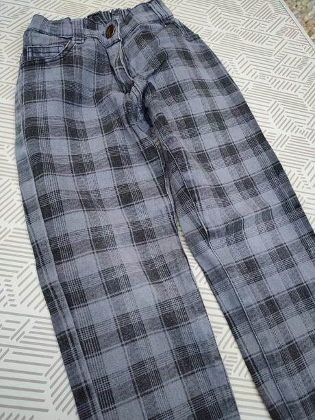 Kockované nohavice, 104