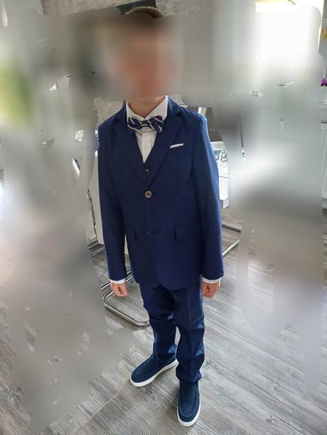 Oblek na 1.sväte prijimanie, 146