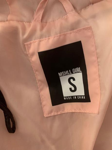 Ružová bunda, gate,s