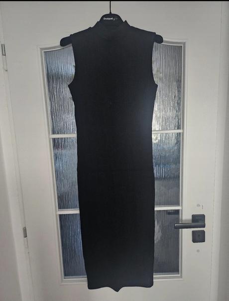 Obtiahnuté saty, amisu,m