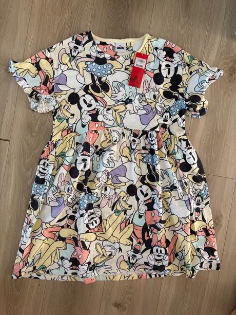 Saty mickey daisy pluto donald, next,152