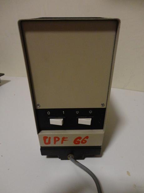 Premietačka na diapozitívy - 2 druhy, 