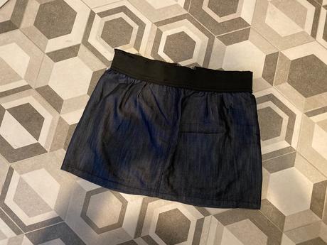 Zaujimava riflova sukna s opaskom, stradivarius,m