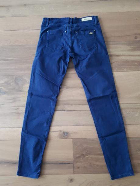 Tmavomodré rifle, stradivarius,36