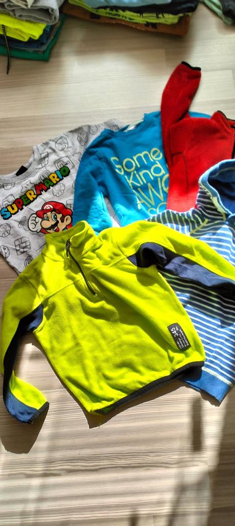 4 ks mikiny a 1 sveter, lewro,116