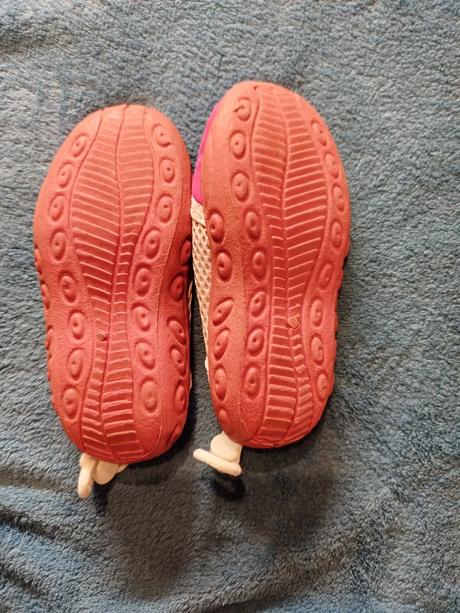 Topánočky do vody, 26