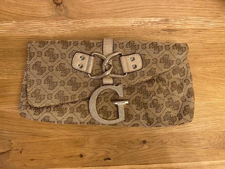 Kabelka guess, guess