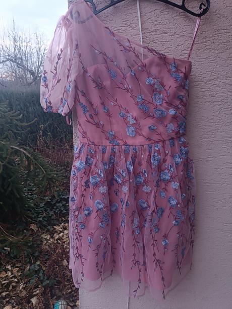 Spoločenské šaty, 38