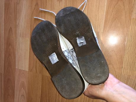 Topanky s cipkou, 36