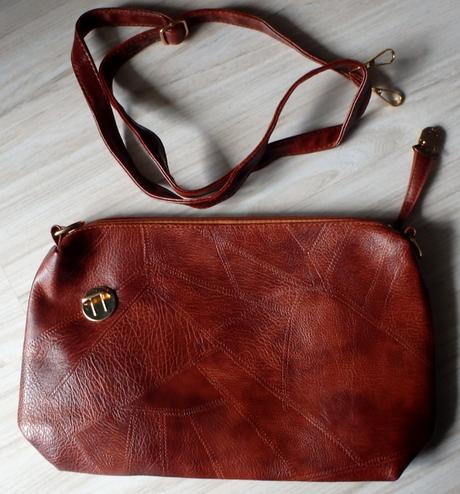 Úzka hnedá taštička,