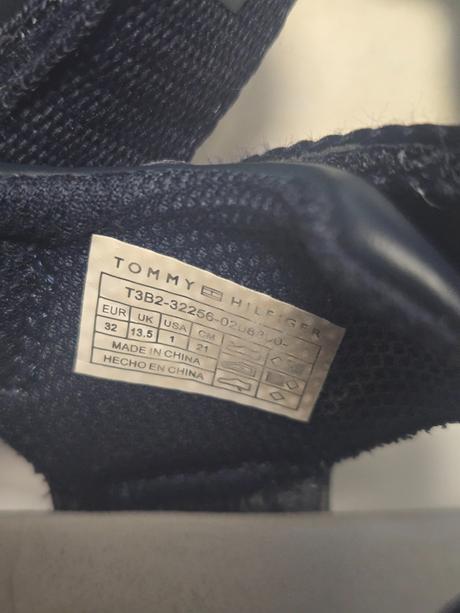 Th sandále, tommy hilfiger,32
