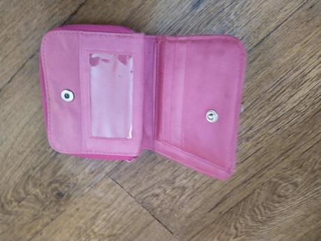 Dámska peňaženka, 
