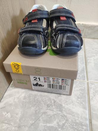 Sandálky, lasocki,21